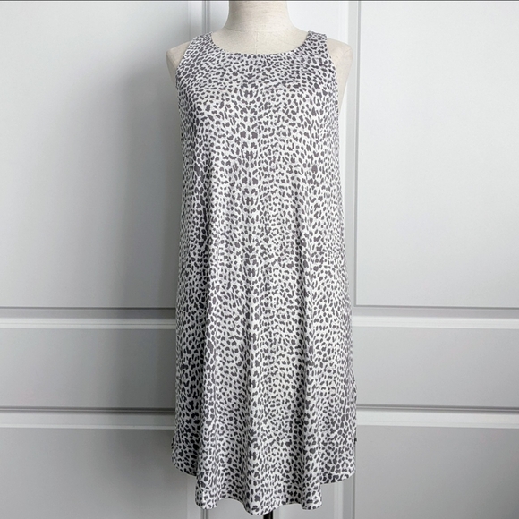 Room Service Sleep Shirt Chemise Sleeveless Animal Print Grey White M NWT - Picture 2 of 10